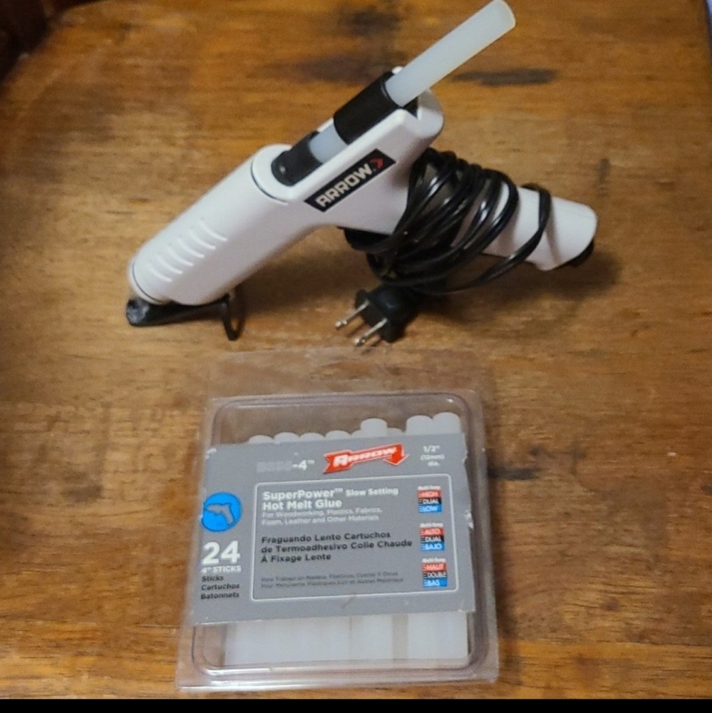 Hot glue gun by ARROW